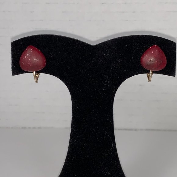 13 mm Red Howlite Clip Earrings - Picture 3 of 14